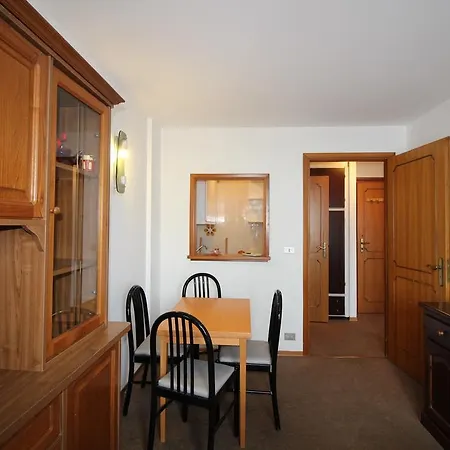 Zenith Apartment